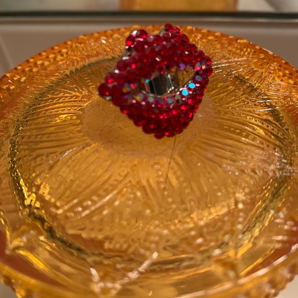 Lips shaped adjustable ring - Picture 3 of 3